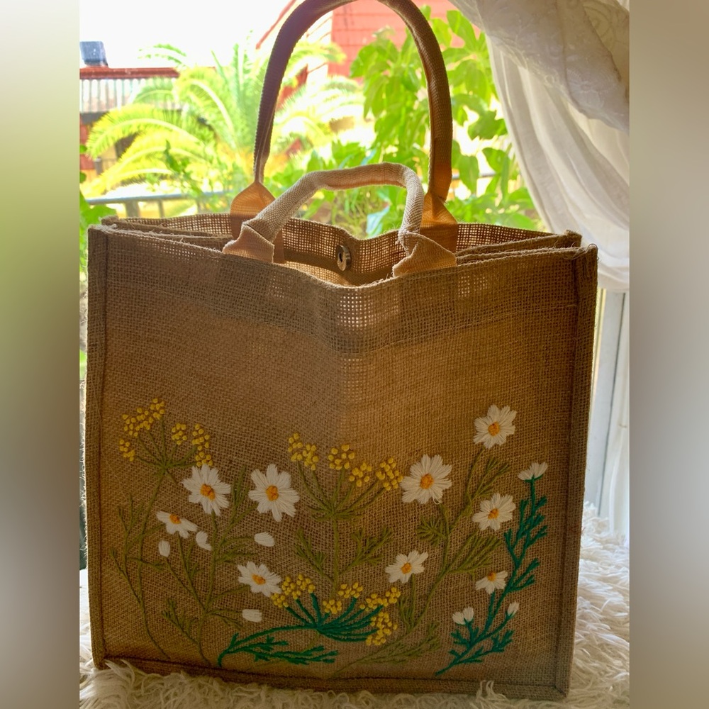 Handmade Floral Embroidered Jute 
Tote white Daisy Flowers tan 13” x 13” square
